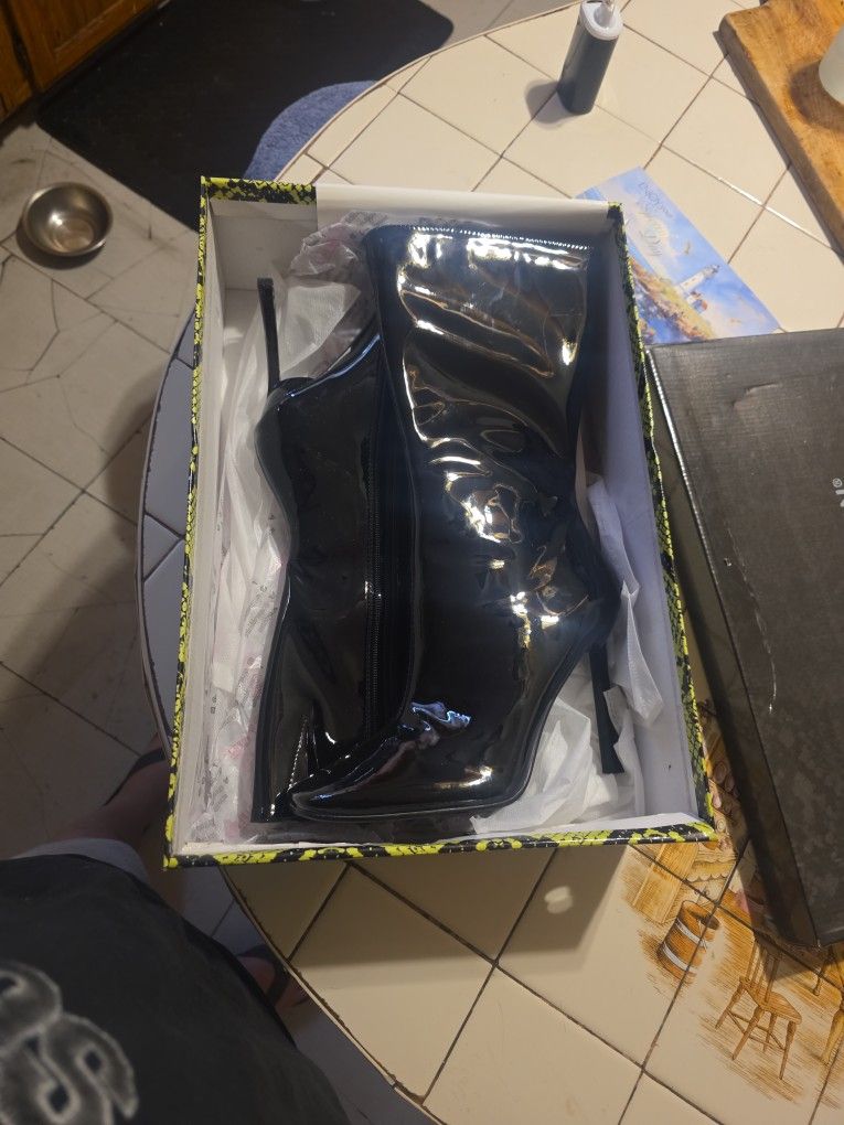 boots 👢 71/2