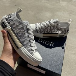Dior B23