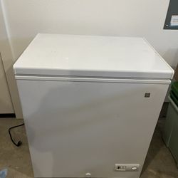GE 5 Cubic Feet Deep Freezer