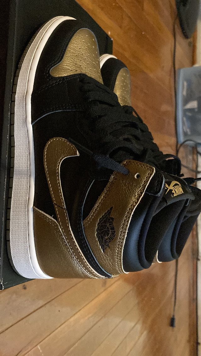 Jordan 1 Retro High OG ‘Black Gold’