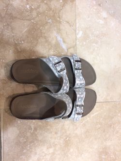 Women’s sandals