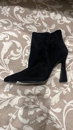 New Woman’s Boot Size 8