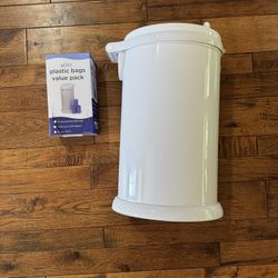 Ubbi Diaper Pail Trash Bin And Matching Bags