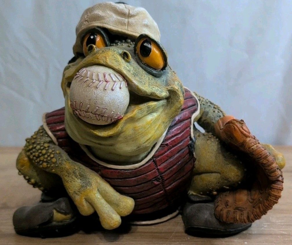 RARE Vintage 2001 Sealmark Baseball Catcher Toad Frog 8 Inch Resin Sports Figure