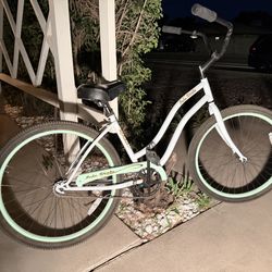 Isla Vista Beach Cruiser Bike