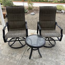 Outdoor Patio Swivel Chairs & table