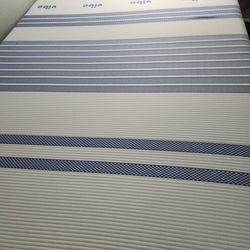 Full Size Mattress & Metal Frame