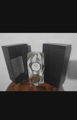 NEIMAN MARCUS ANNIVERSARY BEVELED CRYSTAL COLUMN CLOCK 7"