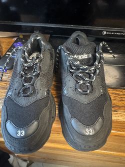 Balencigias Size 2