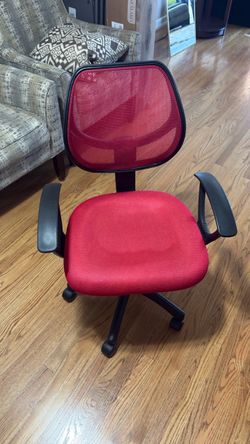 Red Mesh Office Chair with wheels