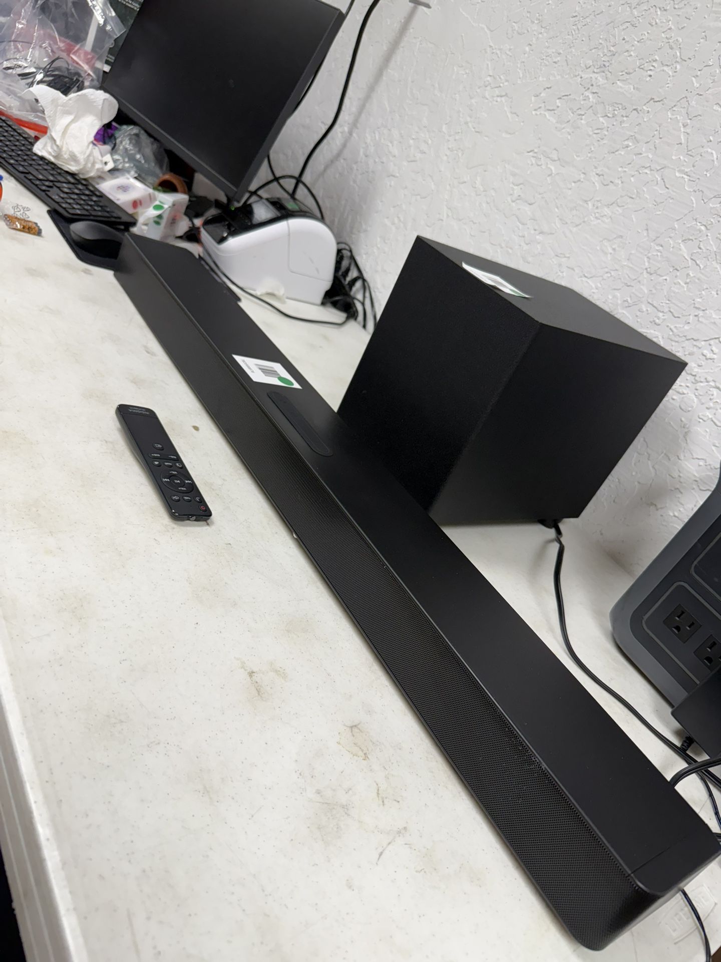 Soundbar And Subwoofer Insignia - 2.1-Channel