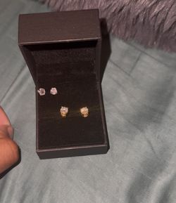 10k Gold  Diamond Earrings