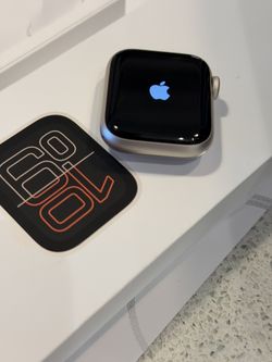 2025 Apple Watch SE 3rd Gen Starlight 40mm GPS + Cellular 