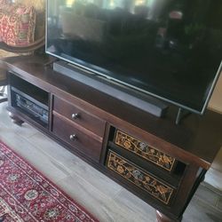 Beautiful Wood /TV Stand/ William Sonoma Furniture 