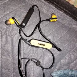 DeWALT BLUETOOTH Earbuds