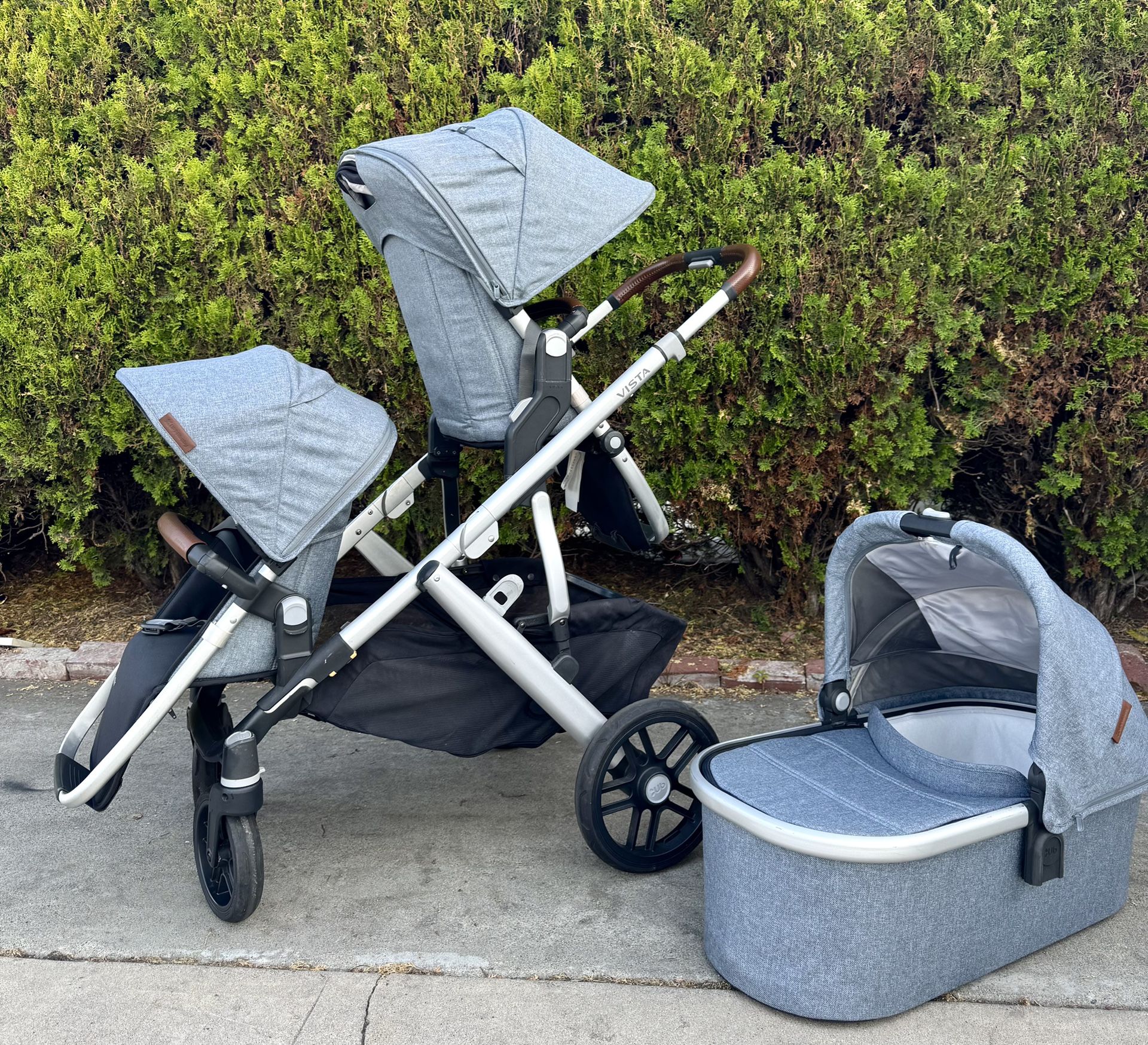 Uppababy Vista V2 Double Stroller And Uppa Baby Bassinet