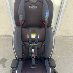 GRACO CONVERTIBLE BOOSTER CAR SEAT 