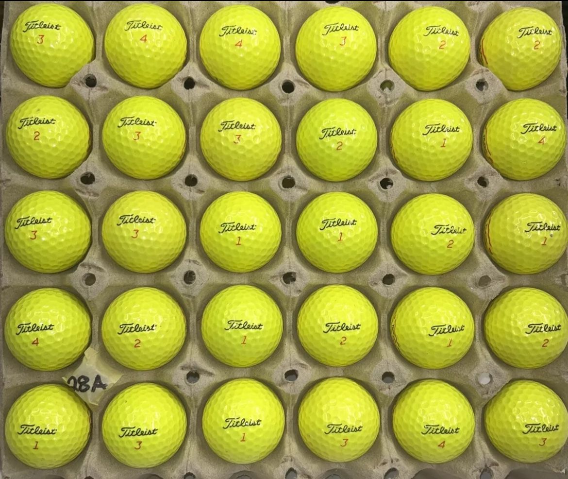30 Titleist TruFeel Golf Balls Mixed Grade Lot A28