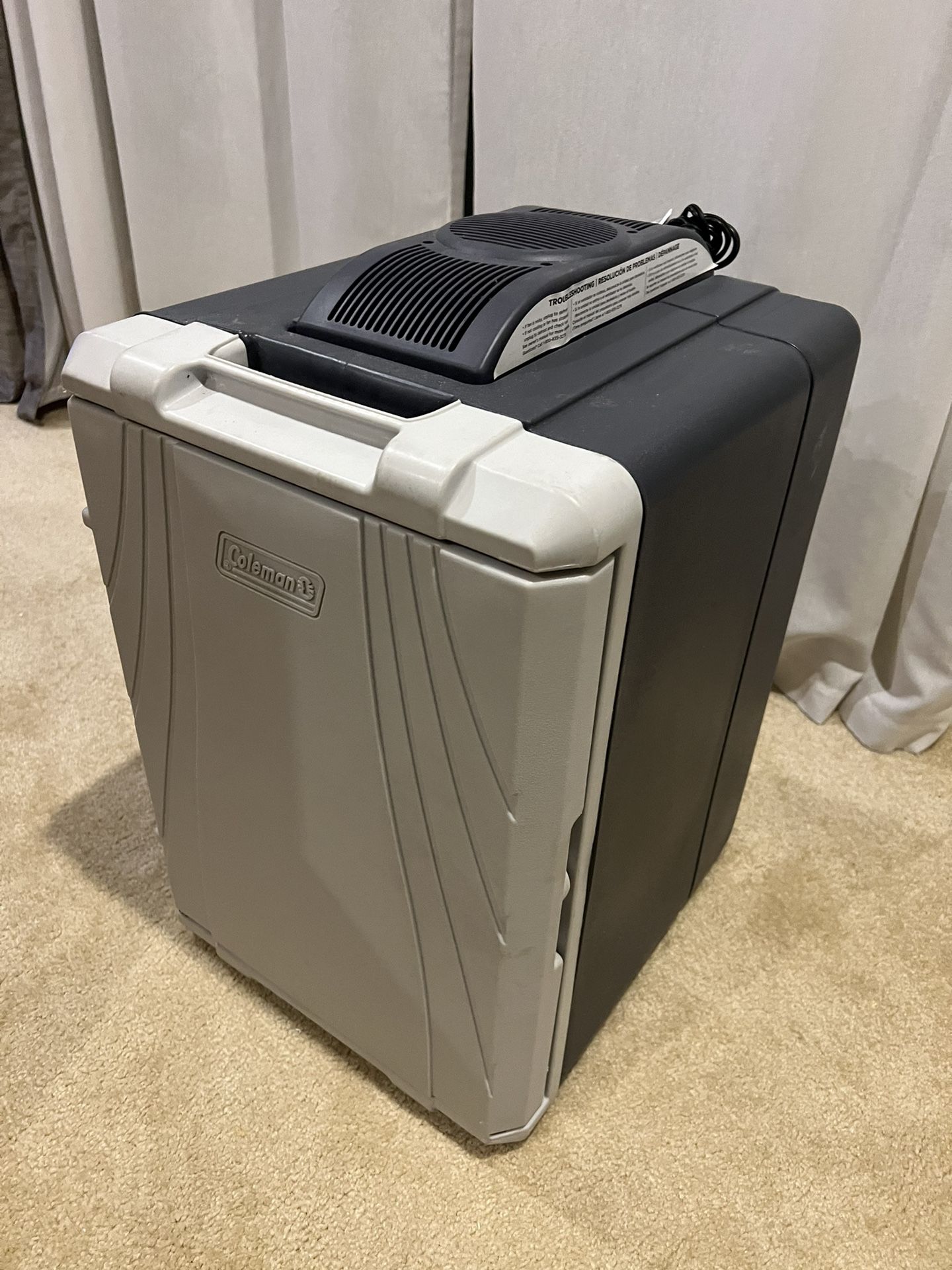 Coleman Insulated Portable Thermoelectric Cooler, 40qt Versatile Hot