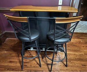 Bartop Table with Chairs