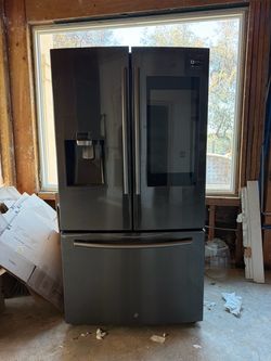 Samsung Family Hub French Door Fridge – Black Stainless – Like New