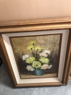 Still floral oil painting with very nice frame