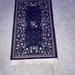 Clean & Very Nice Rug 45/23”