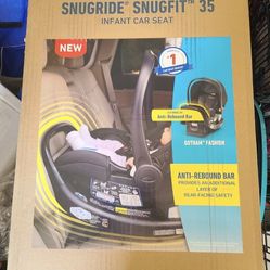 Graco SnugFit 35 Infant Car Seat

