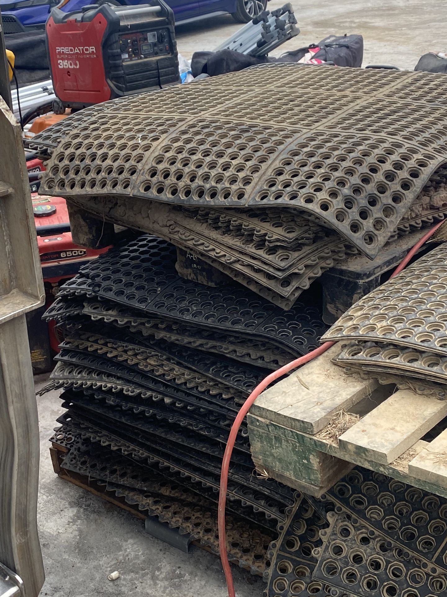 36in by 36in Interlocking Rubber Mats for Sale in Pompano Beach, FL