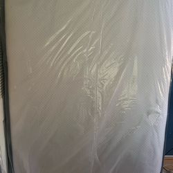 Queen medium plush mattress