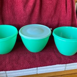 Tupperware Crisp – It Lettuce Or Veggie Keeper