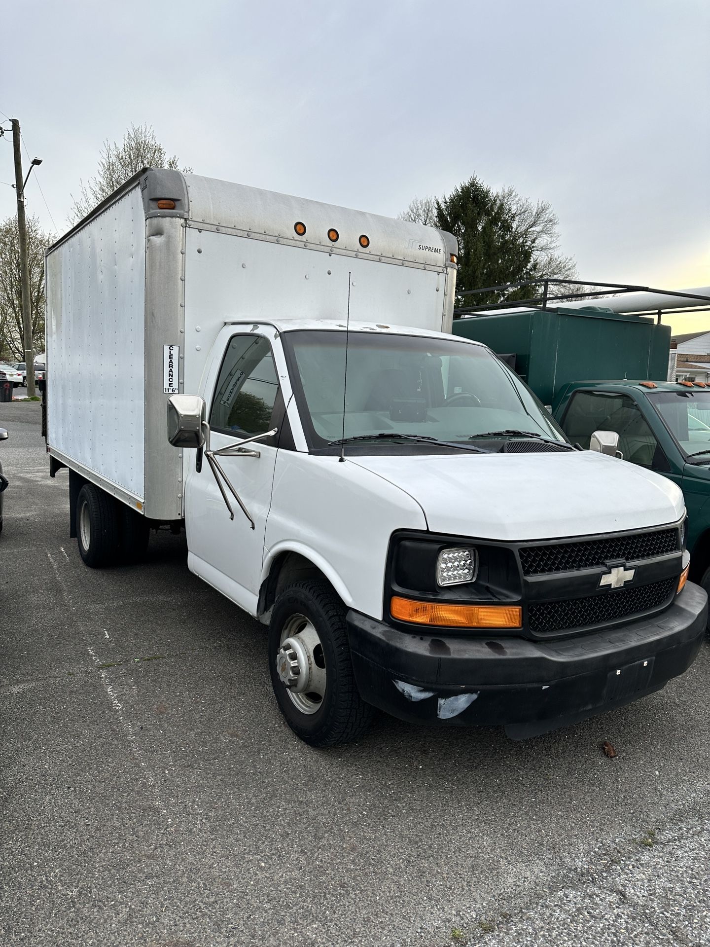 2004 Chevrolet Express 3500 Box Truck