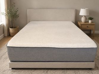 Queen size mattress  Like new condition
