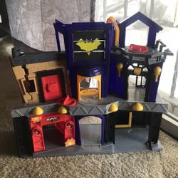 DC Super Friends Imaginext Batgirl City Playset