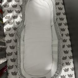  Delight Snuggle Nest Portable Infant Lounger - Gray Scribbles