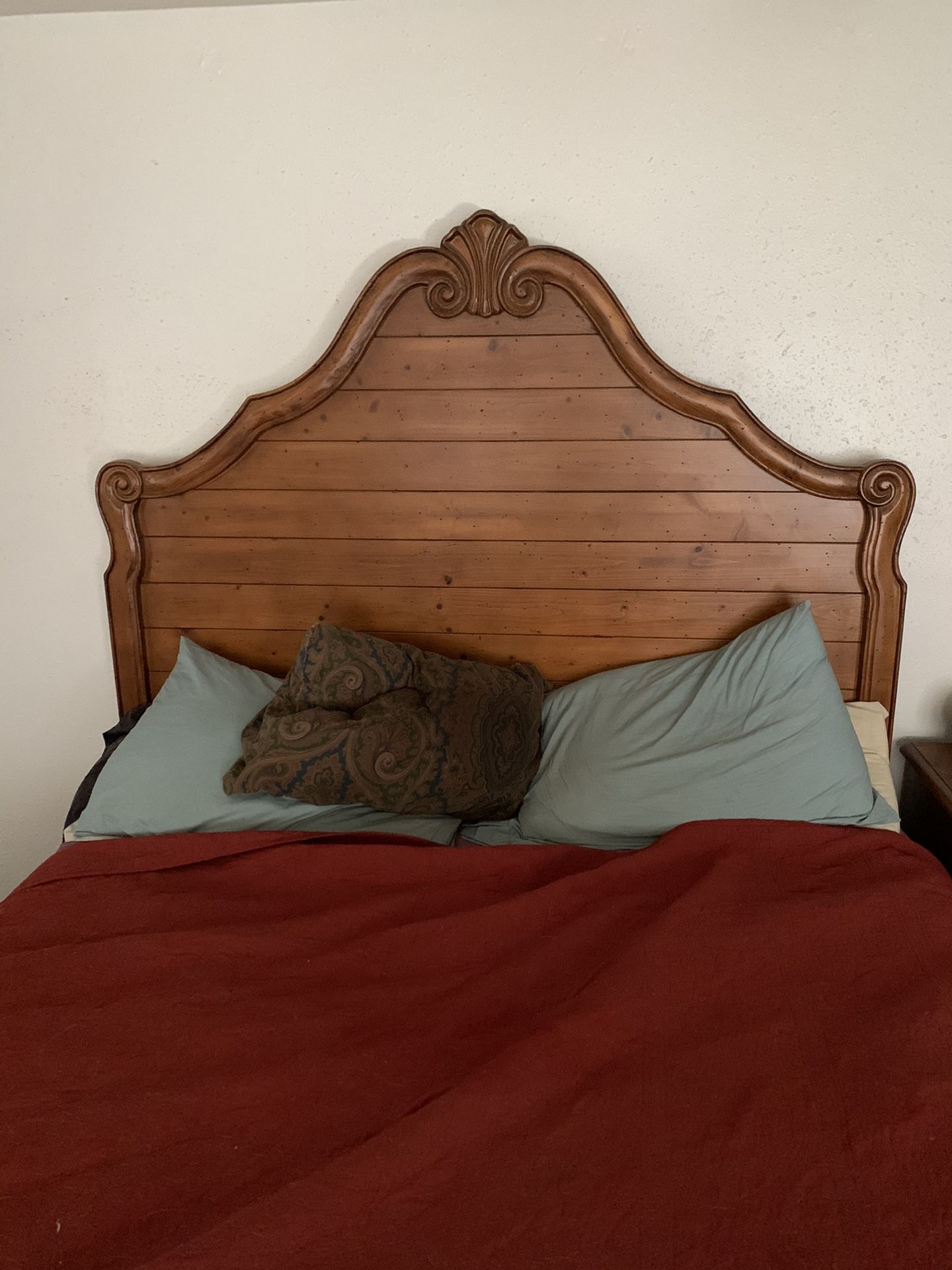 Wood Bed Frame (queen size)