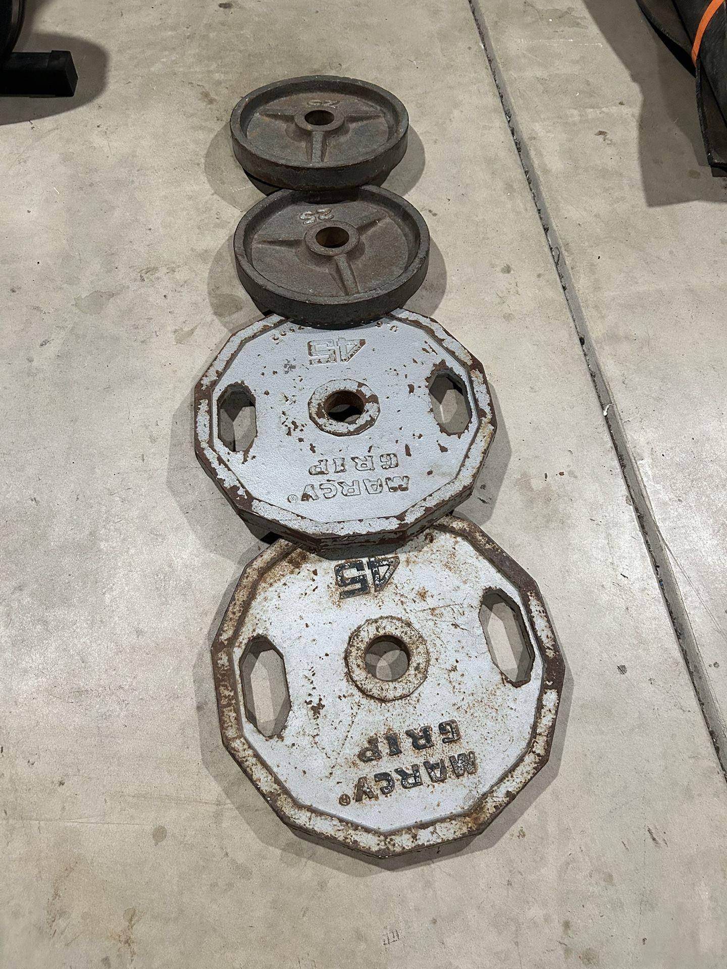 Olympic Weights 45s 25s Both Pairs For $120