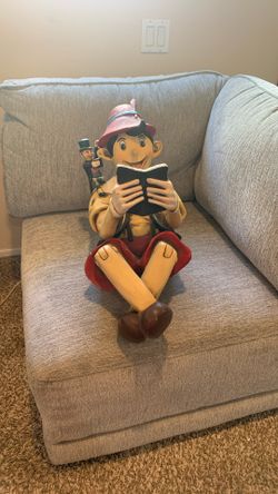 Disney Art/ Vintage Pinocchio Sculpture with Jiminy Cricket
