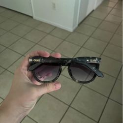 2 Pairs Of Quay Australia sunglasses 