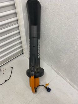 Leaf blower