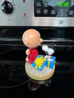 Peanuts Charlie Brown & Snoopy Figurine