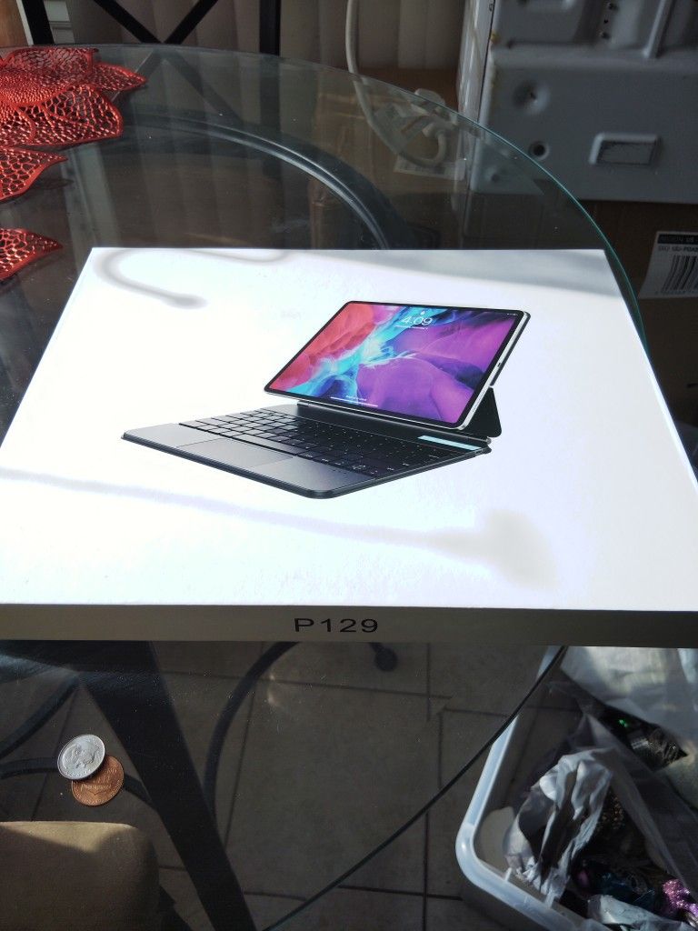 P129 (Apple Com)Magic Keyboard for 12.9-inch iPad Pro (Previous Version
