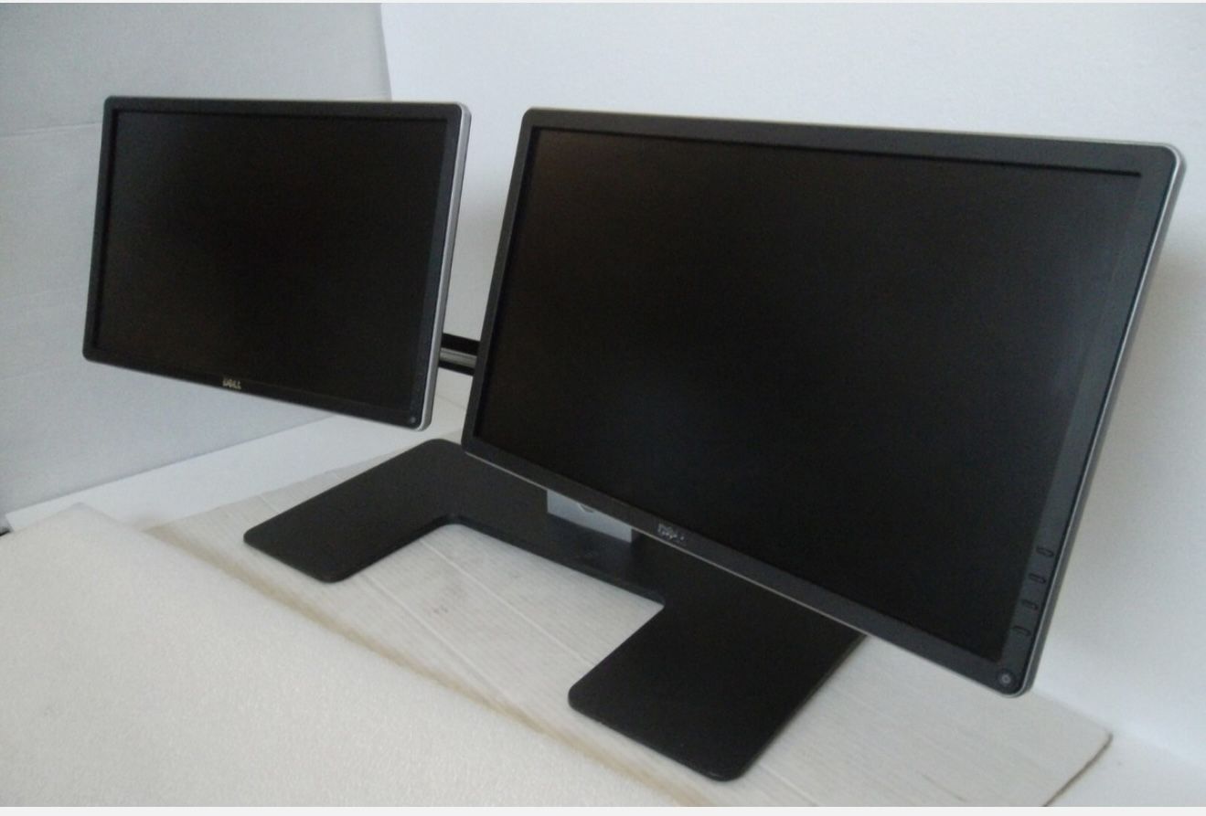 Dual Monitor dell 22” With Stand