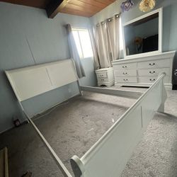 Queen Size bed frame/ Dresser & Mirror 
