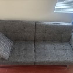 Couch / foldable futon