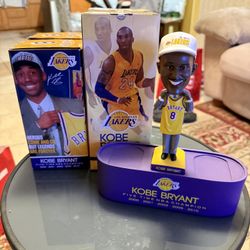 🔥🔥Kobe Bryant Lakers Retirement Bobblehead - 1st Release w/ Stand (3/1/16)🔥🔥 