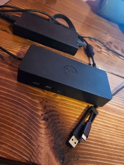 Dell docking station D6000S comes with power cable