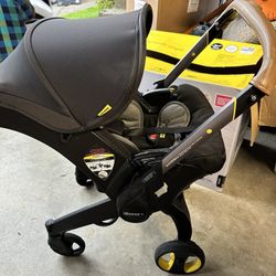 Doona Car seat Stroller Bundle