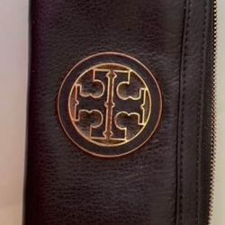 $89 OBO LIKE NEW Tory Burch Black & Gold Amanda Leather Continental Zip Wallet