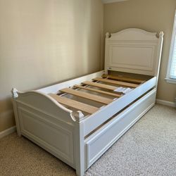 Cafe Kid Brooke Twin Trundle Bed